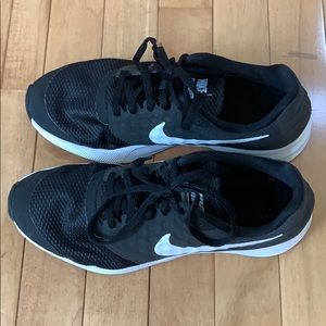 NIKE Downshifter 7 Black Athletic Shoes